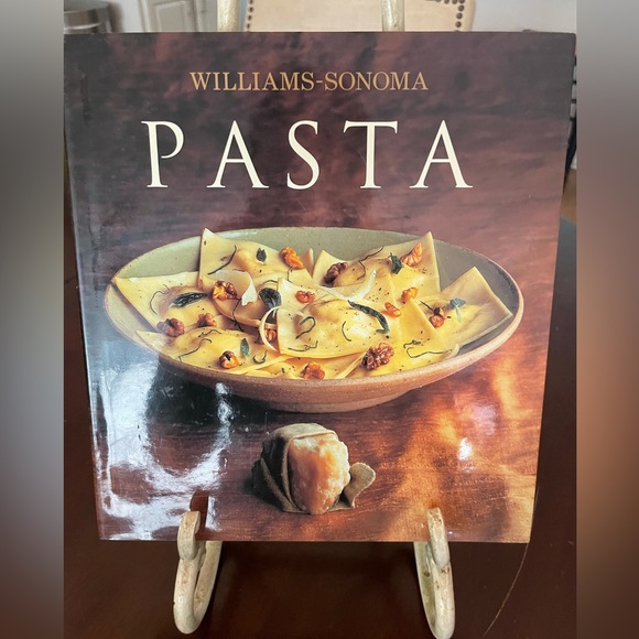Williams Sonoma Pasta cookbook! 🍝 - Picture 1 of 2